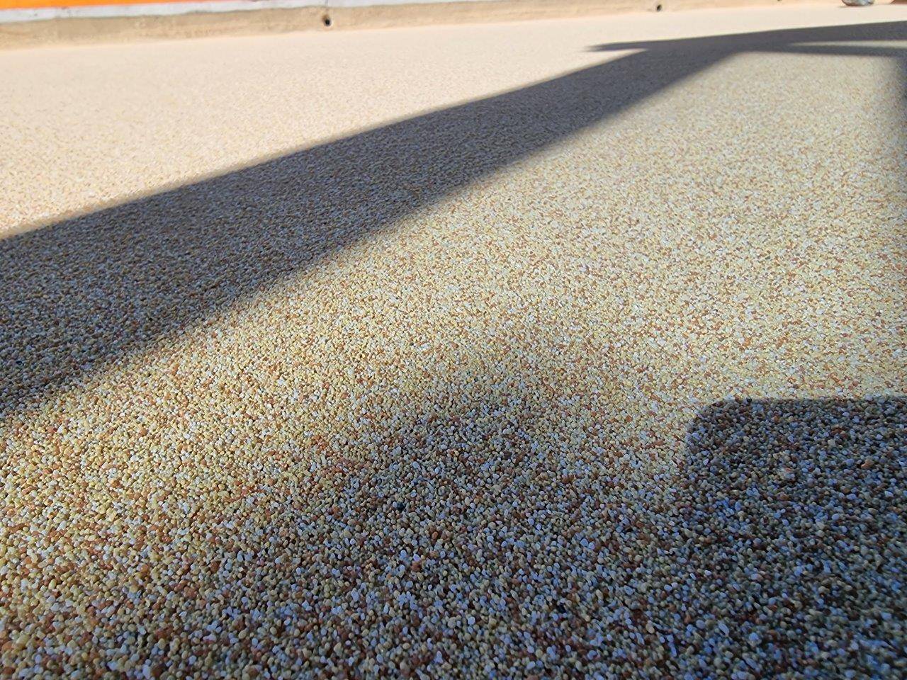 Application des résine d'étanchéité sur une terrasse a Bouc bel Air dans les bouches du Rhône