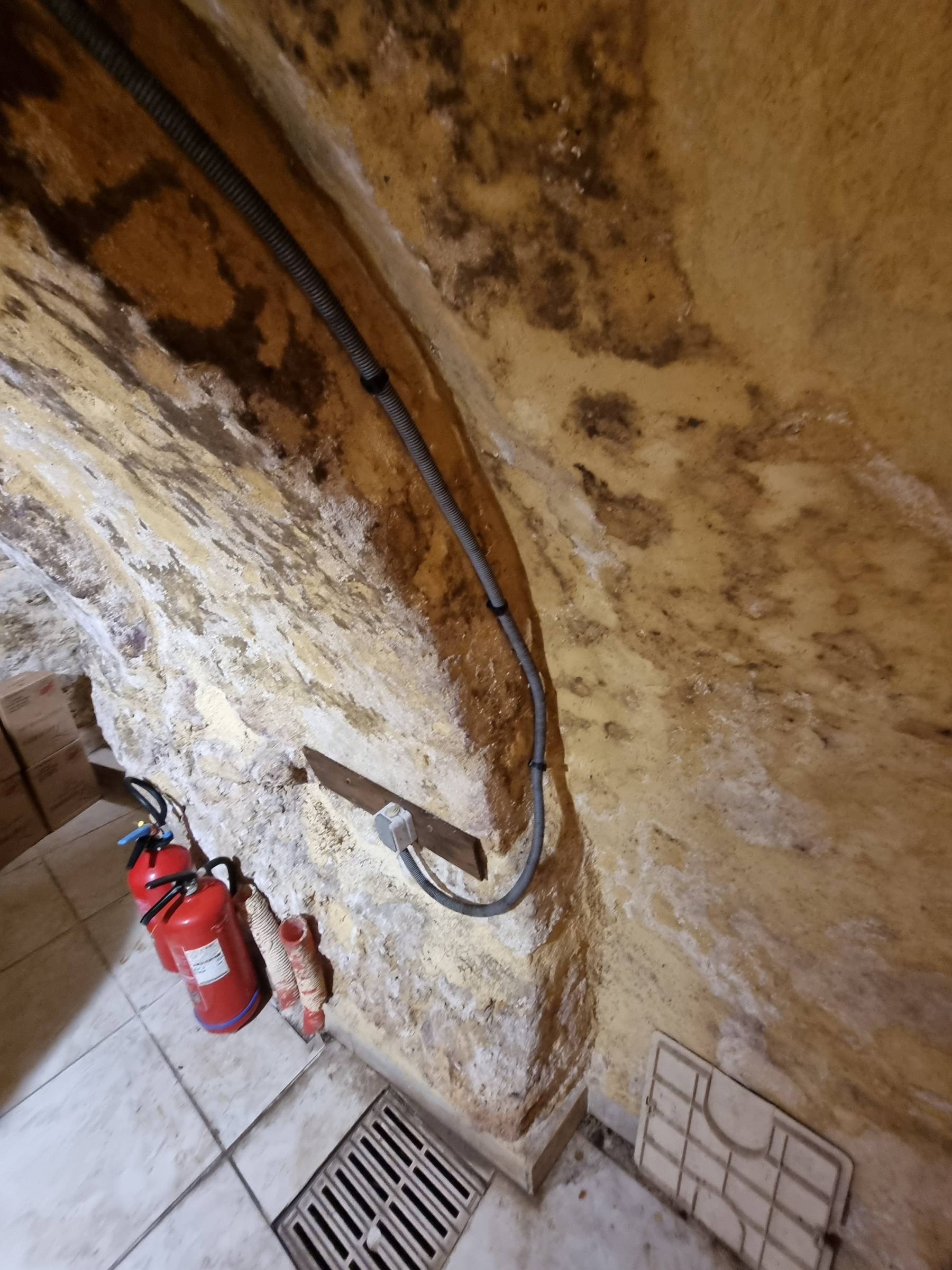 Cuvelage cave a moustier (01)