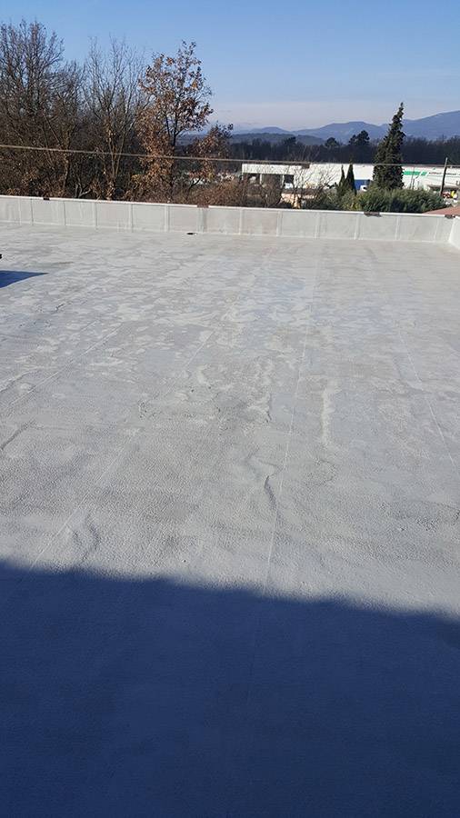 Réalisation de l'étanchéité du toit plat des bureaux d'une entreprise a Montauroux dans le var